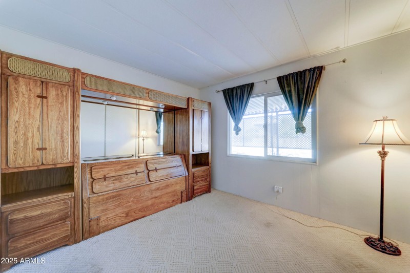 9109 E Country Club Dr-19