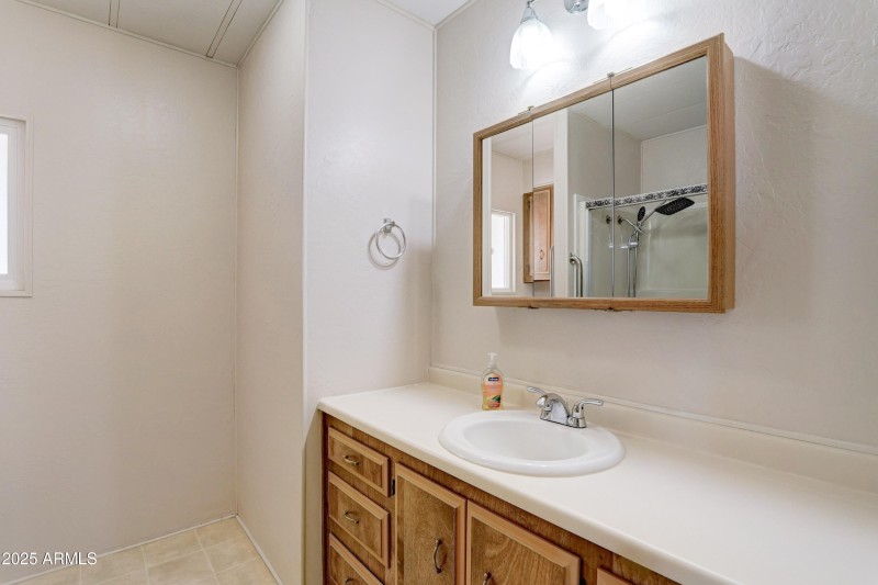 9109 E Country Club Dr-20