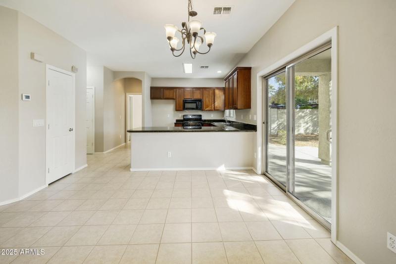 Dining + Breakfast bar