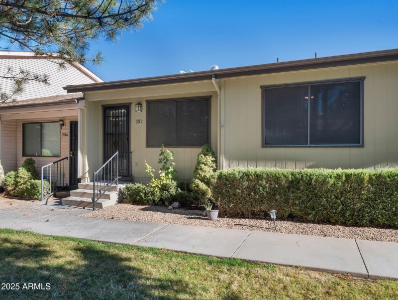 002_352 Rim Rock Circle