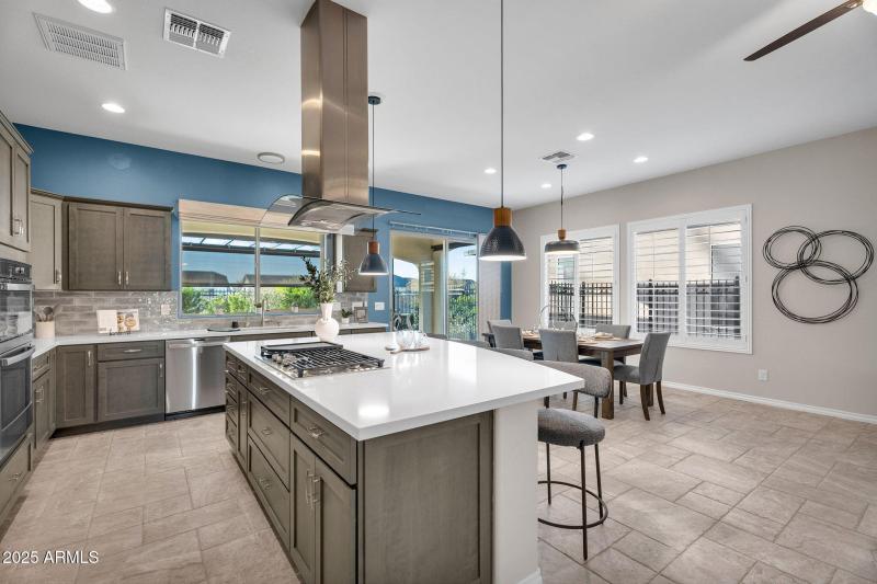 13-web-or-mls-35532 N Sunset Trail-16