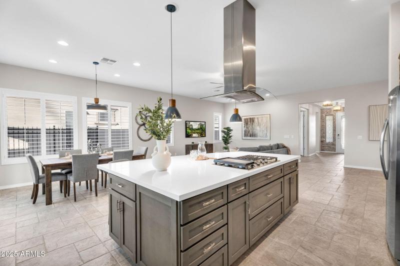 14-web-or-mls-35532 N Sunset Trail-14