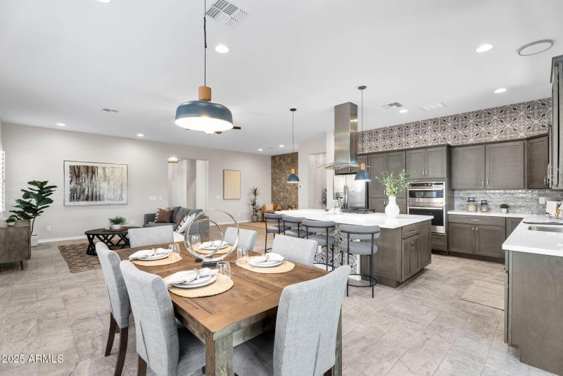 16-web-or-mls-35532 N Sunset Trail-11