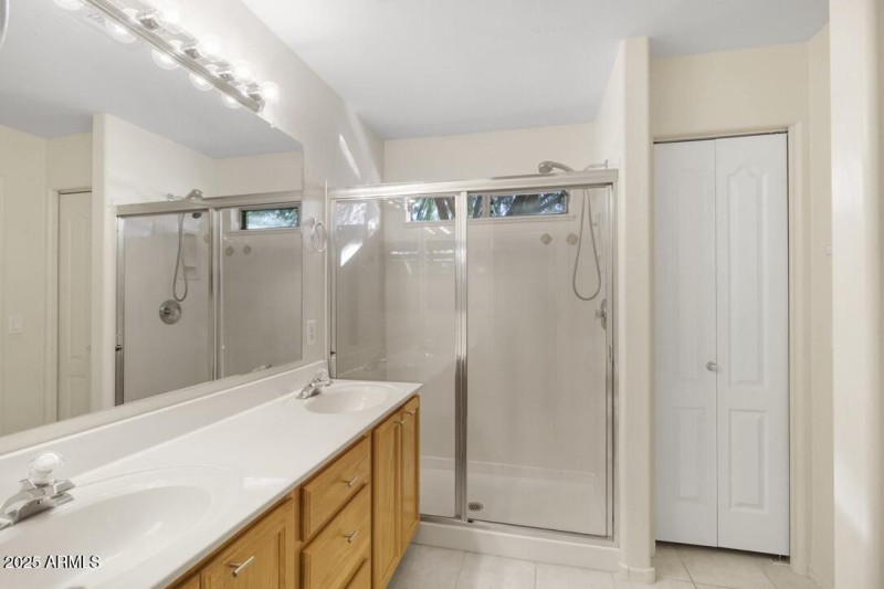 776B25CD-22DC-479B-AA53-7F76C979E484_1_1