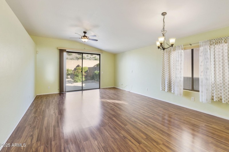 21-web-or-mls-dlb_0467-dlb_0471