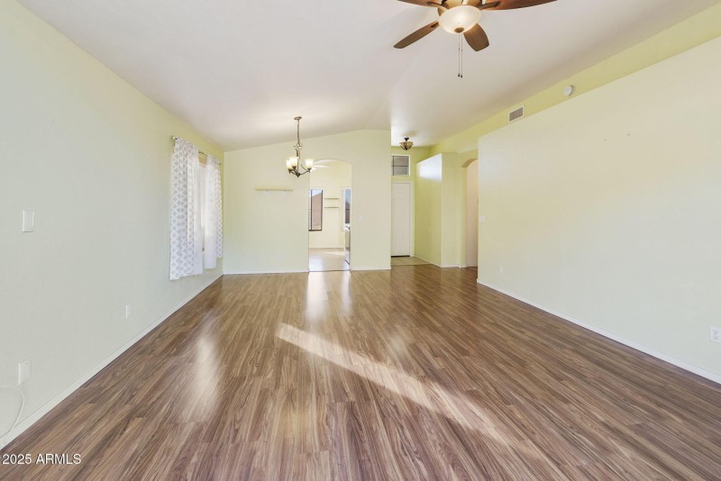 22-web-or-mls-dlb_0472-dlb_0476