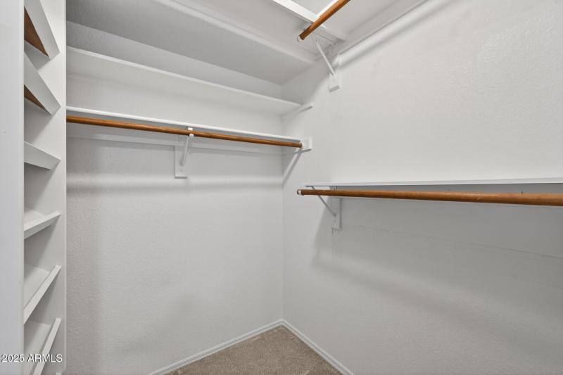 21)PRIMARY CLOSET