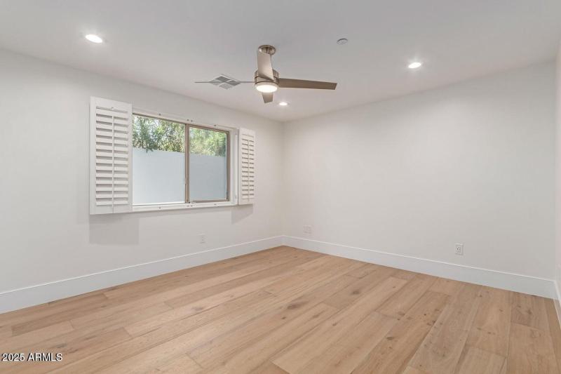 20251025222542648808000000-o