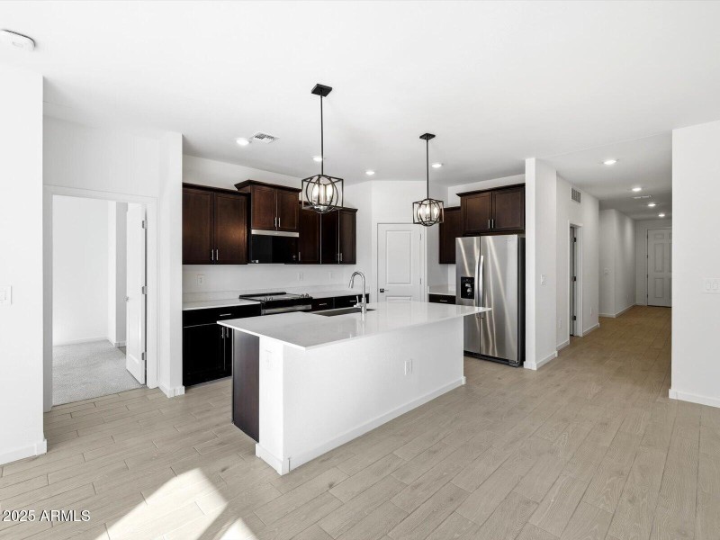 24583 W CHAMBERS Street