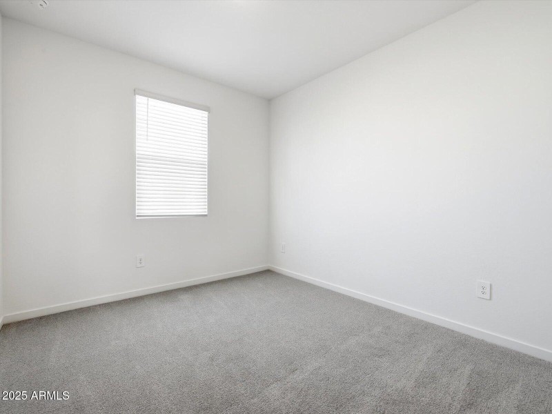 24583 W CHAMBERS Street