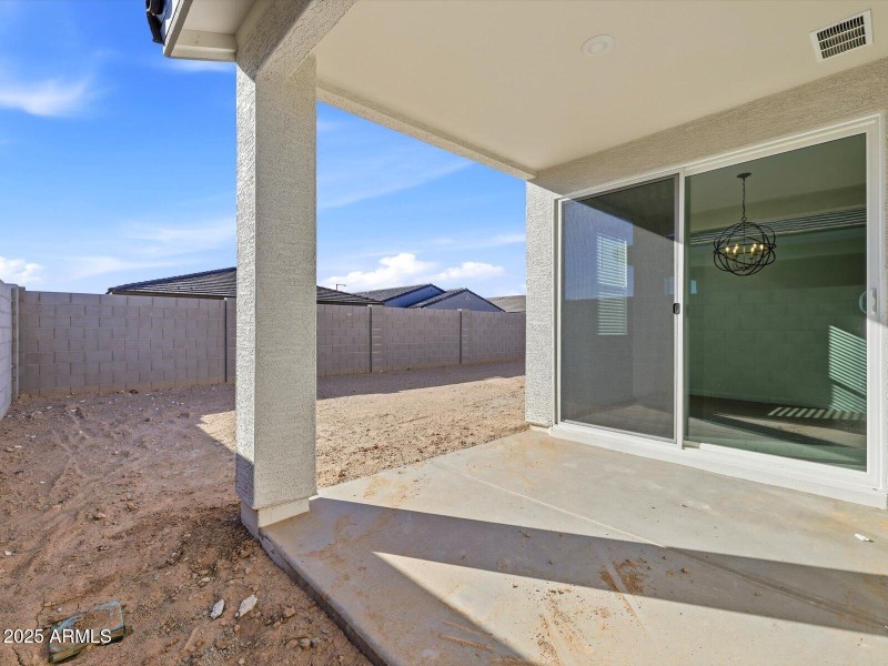 24583 W CHAMBERS Street