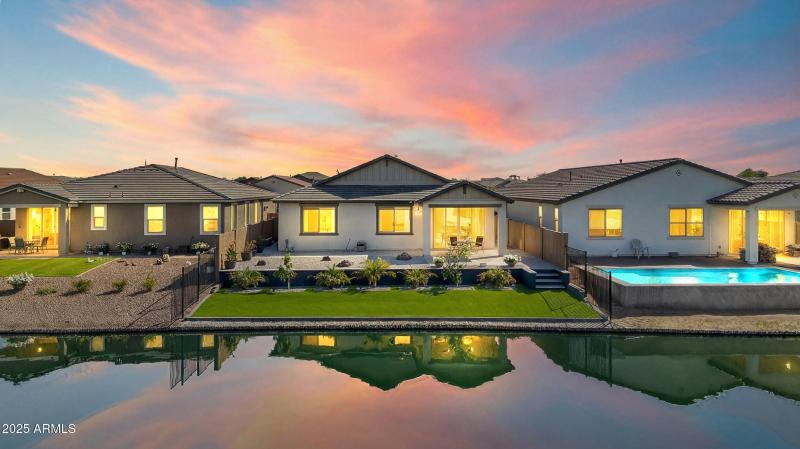 40564 W Wade Twiight Backyard