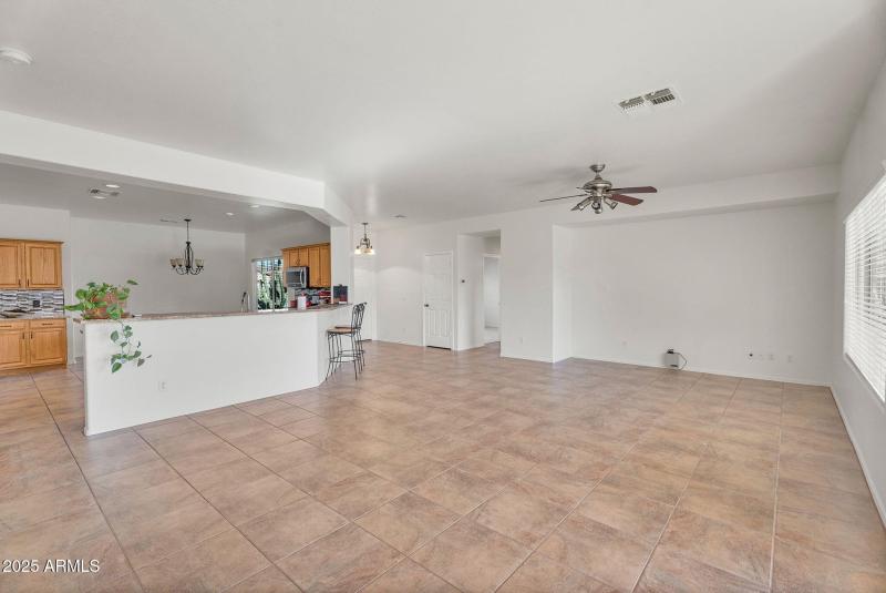 4-web-or-mls-21279 E Twin Acres Dr -7