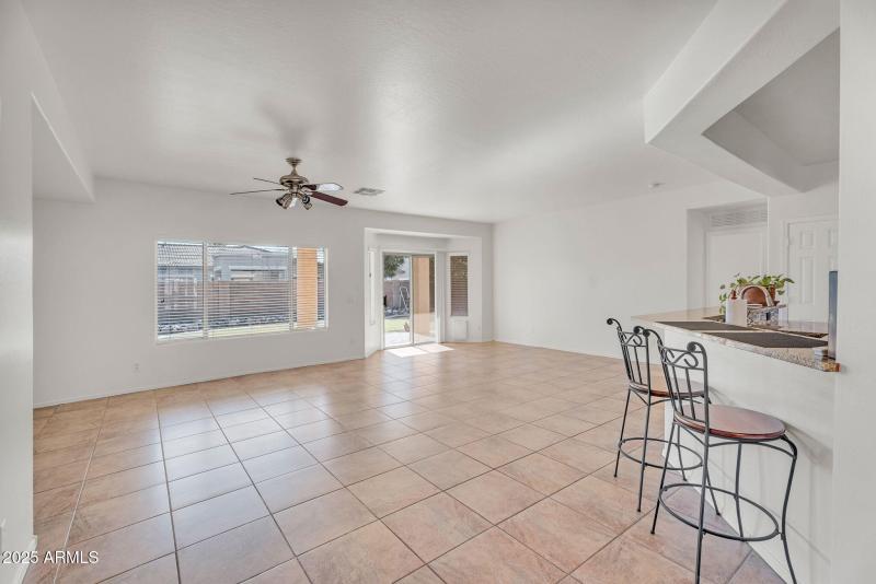 7-web-or-mls-21279 E Twin Acres Dr -6