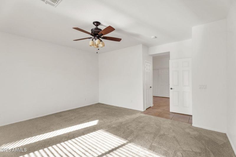 22-web-or-mls-21279 E Twin Acres Dr -23