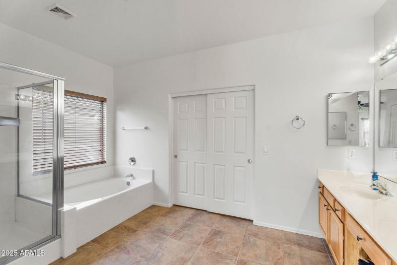 25-web-or-mls-21279 E Twin Acres Dr -24