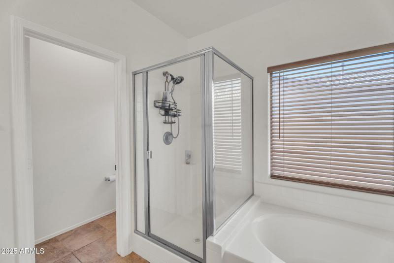 27-web-or-mls-21279 E Twin Acres Dr -28