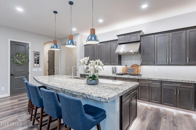 10-web-or-mls-Reins-10