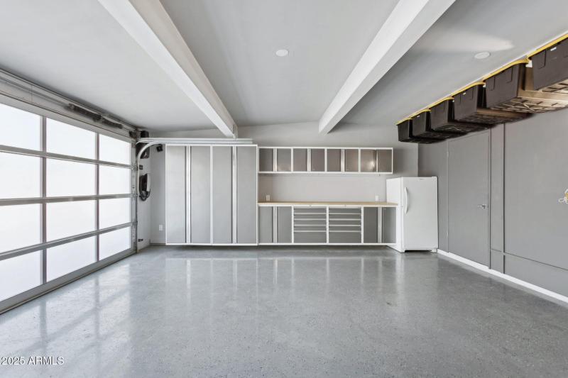 2 car garage is primo!