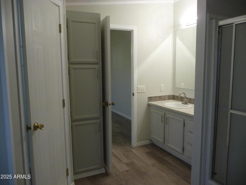 llll-master-bath-1-scaled