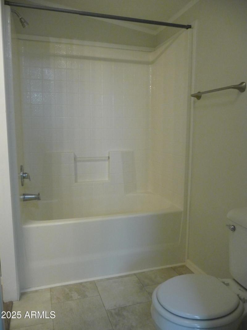 oo-main-bath-tub-1-scaled