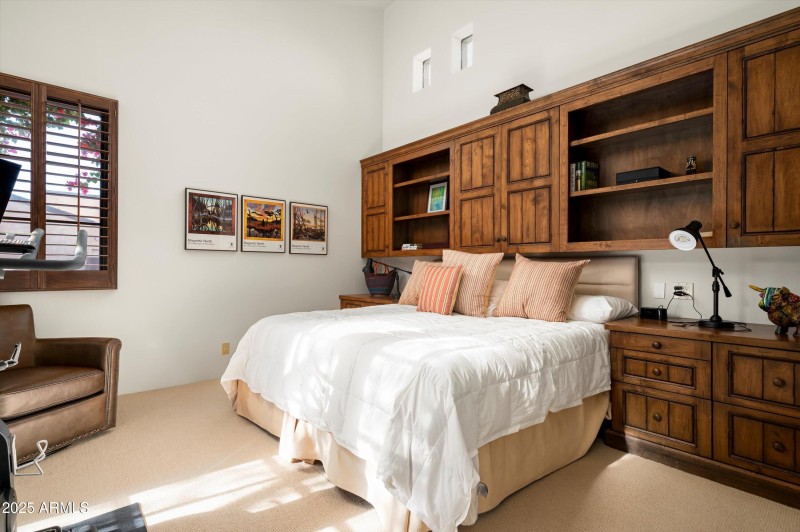 24-10072 E Blue Sky Dr-24