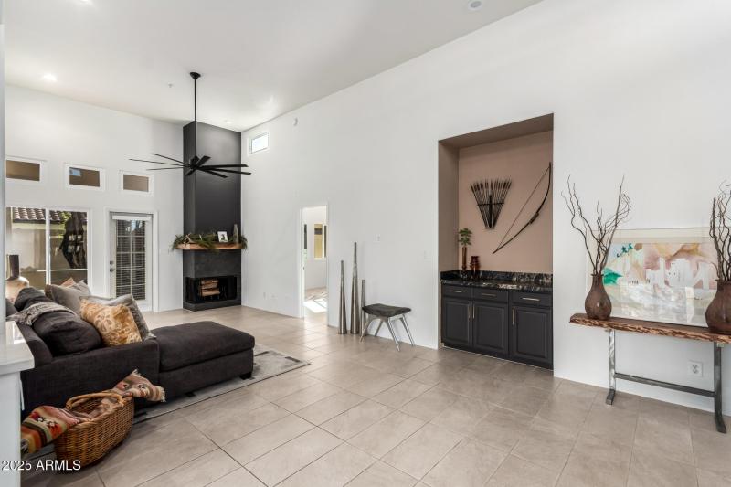 Spacious Living Room W/Fireplace