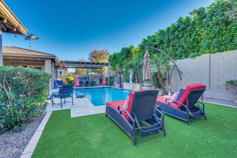 Entertainers Backyard