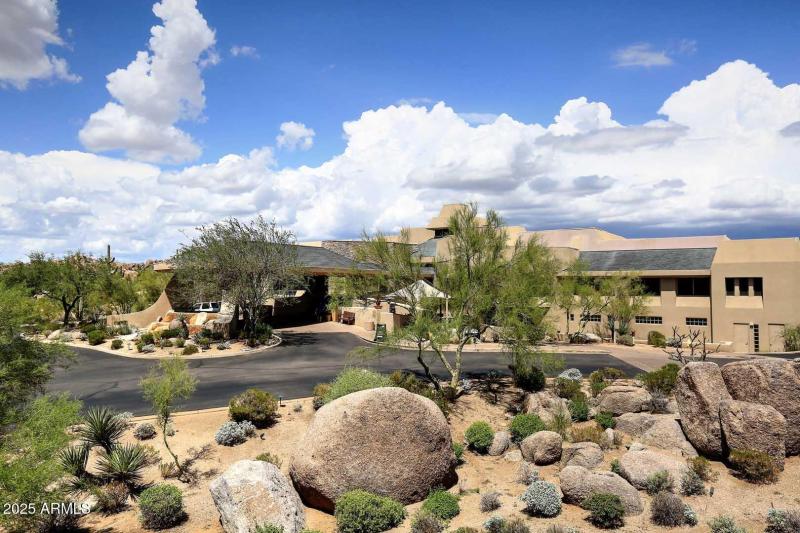 Troon North-Golf Clubhouse