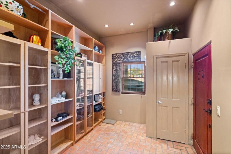 32-Library or Guest Room