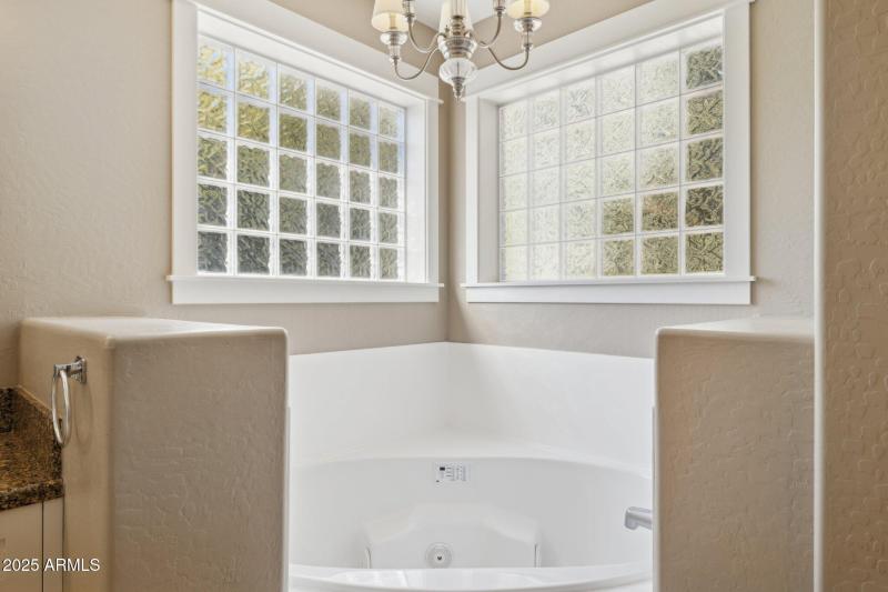 Primary Bathroom Jet Tub
