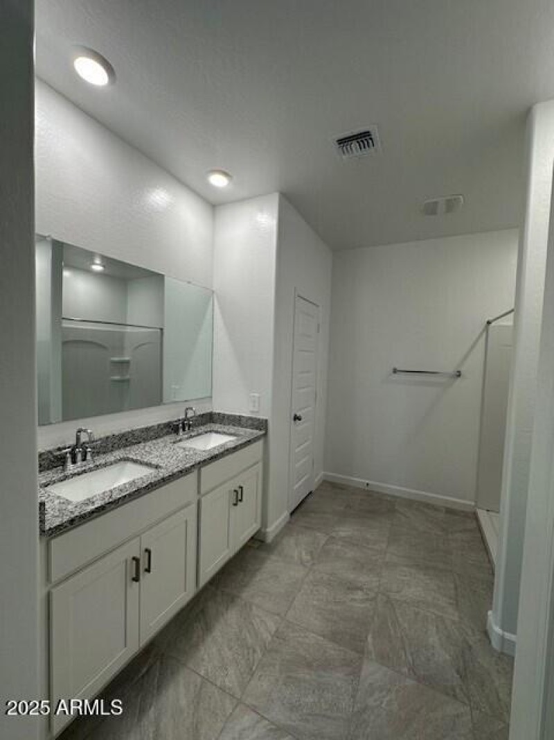 Lot 19 Primary Bathroom2