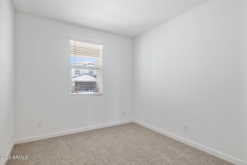 21-web-or-mls-17746-w-vogel-ave-lot-161-