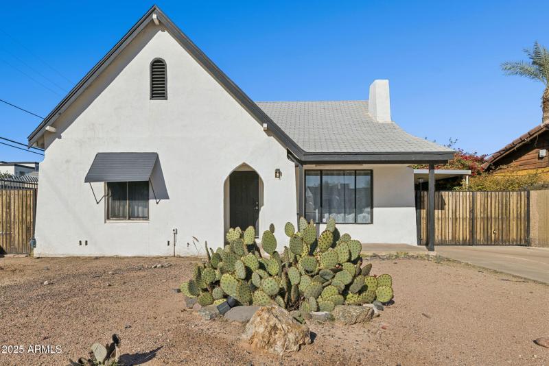 59-web-or-mls-1614-e-roma-ave