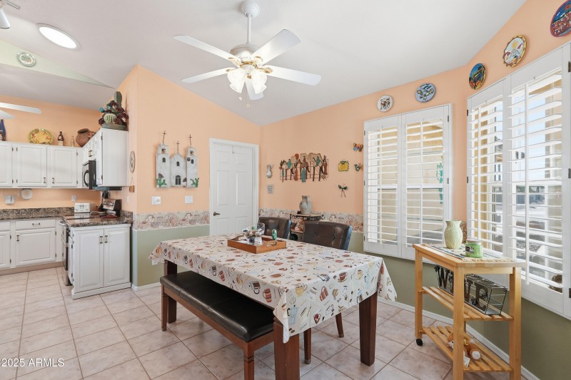 Front Breakfast Area