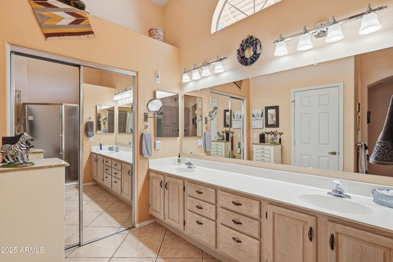 Primary Bath_Double Sinks