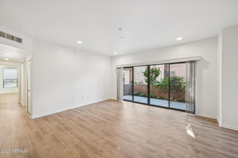 7-web-or-mls-N 40th St-S1312-006