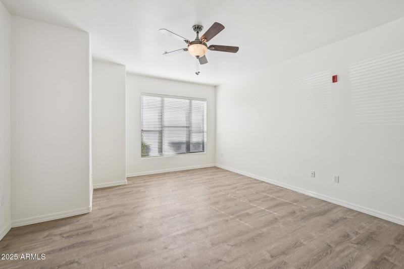 20-web-or-mls-N 40th St-S1312-020