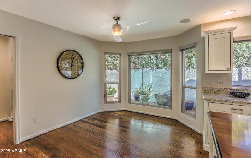 Kitchen Breakfast Area