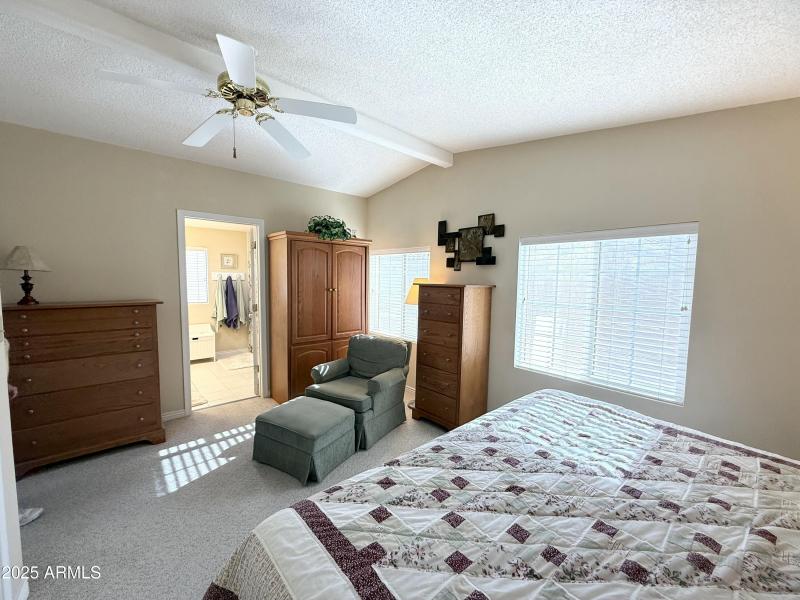 0853956A-981B-48E4-BFA6-FEAE99034677_1_2