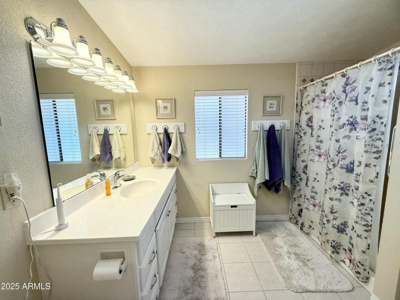 F7EF617E-D2D6-4611-A2BC-14D9F388BE17_1_2