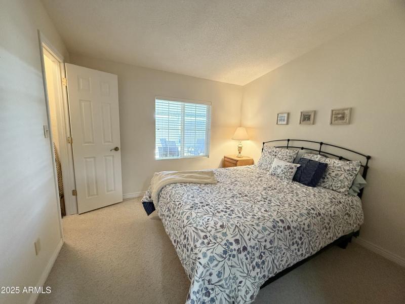 EF6C9AF0-B0E0-49C7-91D7-D7F30029C00E_1_2