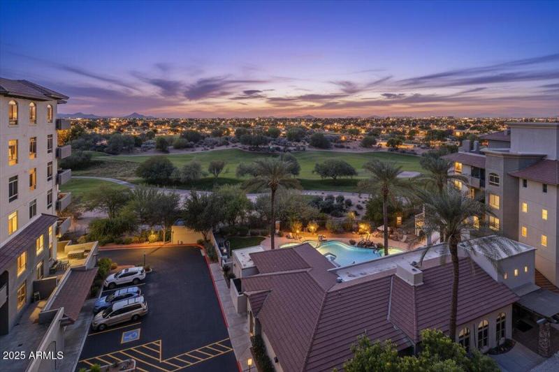 1-Twilight & City Lights