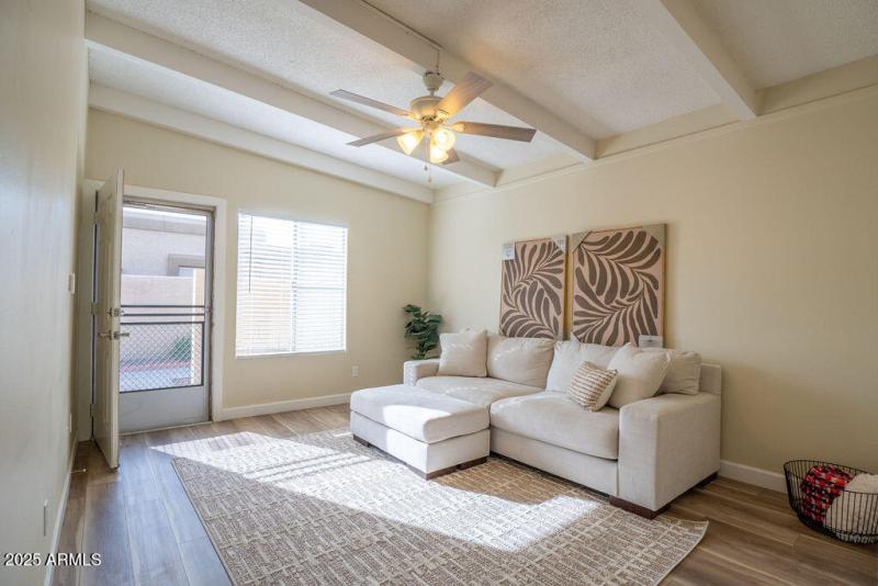 Spacious living room