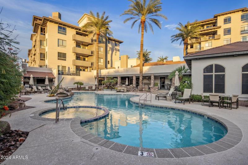 Community Pool & Spa-heated