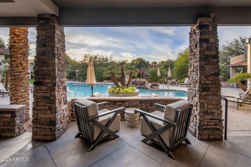 Communnity Pool looking out to Kierland