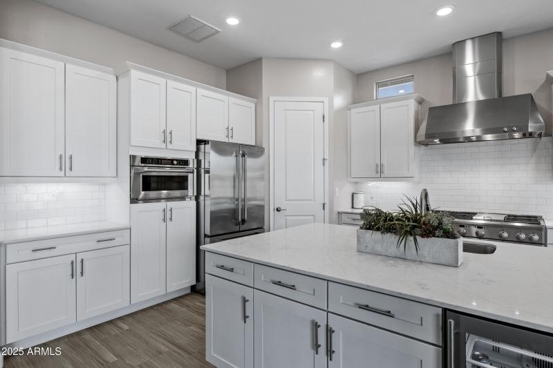 22342 E Pickett Ct-15