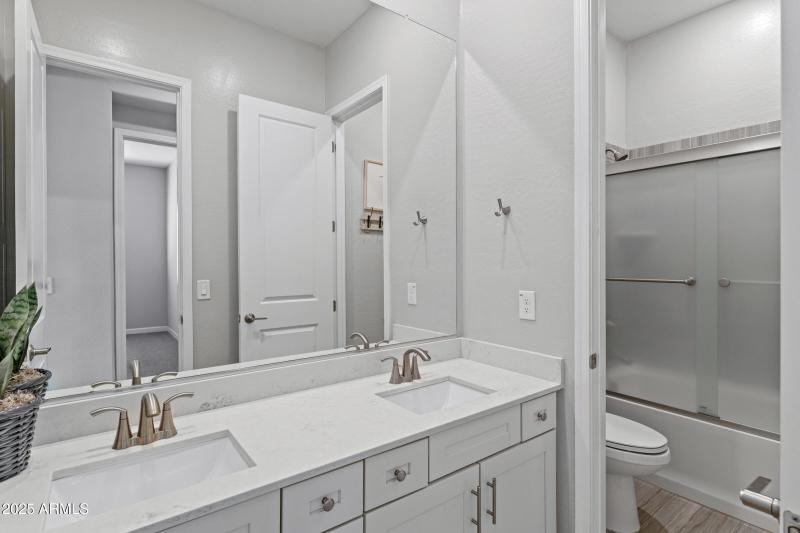 22342 E Pickett Ct-25