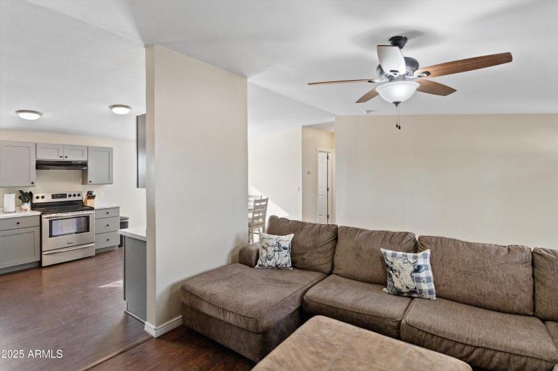 24-Living to Kitchen