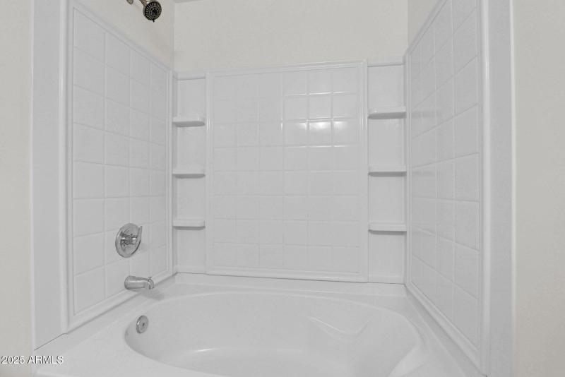 12-web-or-mls-P1046635